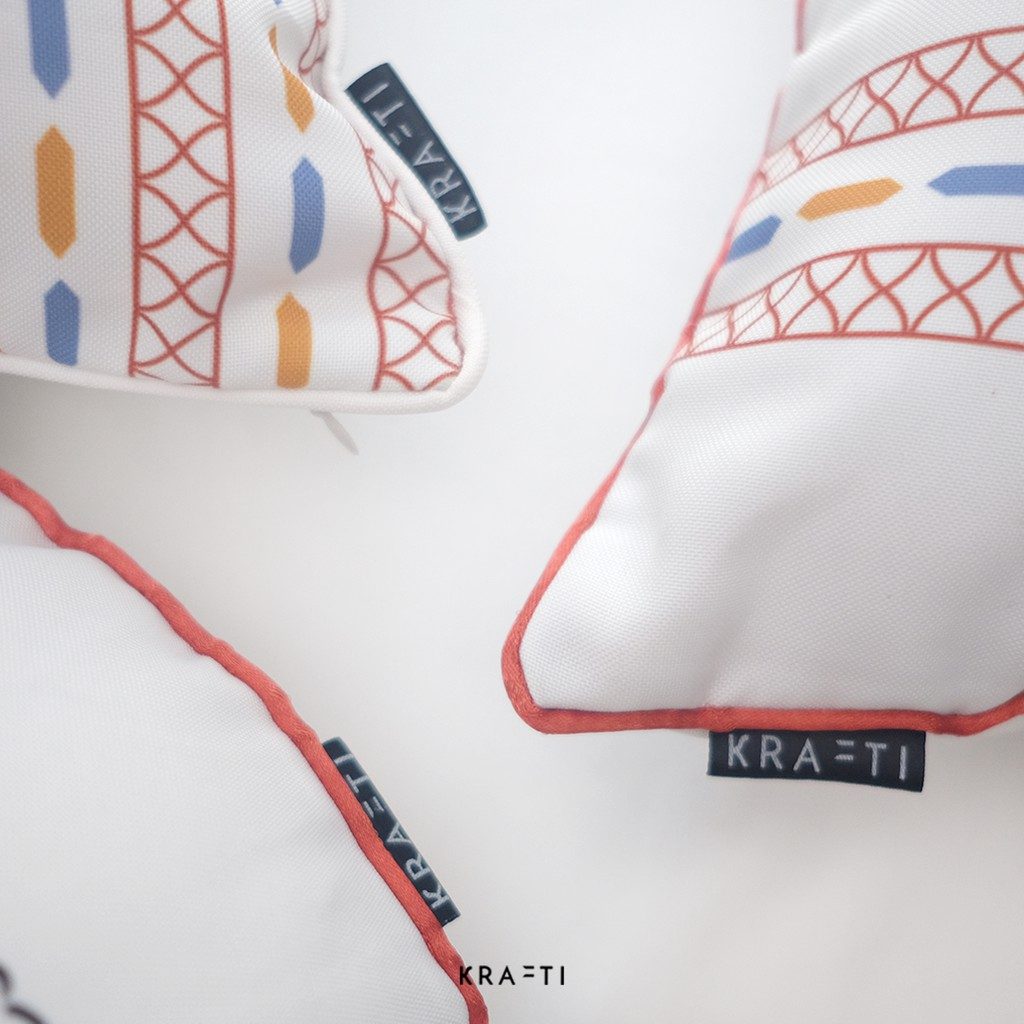 Bantal Sofa / Bantal Bulat / Bantal 40x40cm / Llama / Rainbow