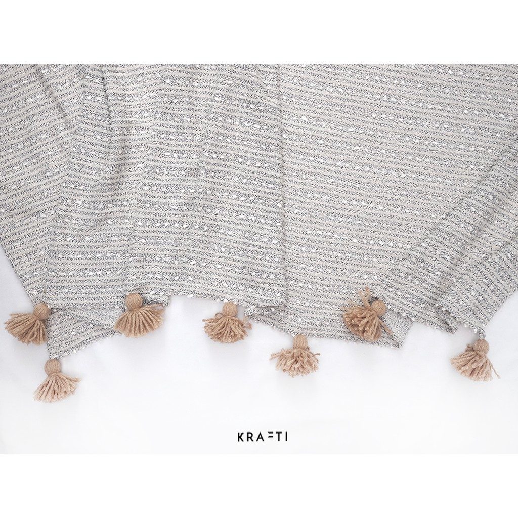 Selimut sofa / selimut natal / selimut traveling  / Fringe Aria Blanket