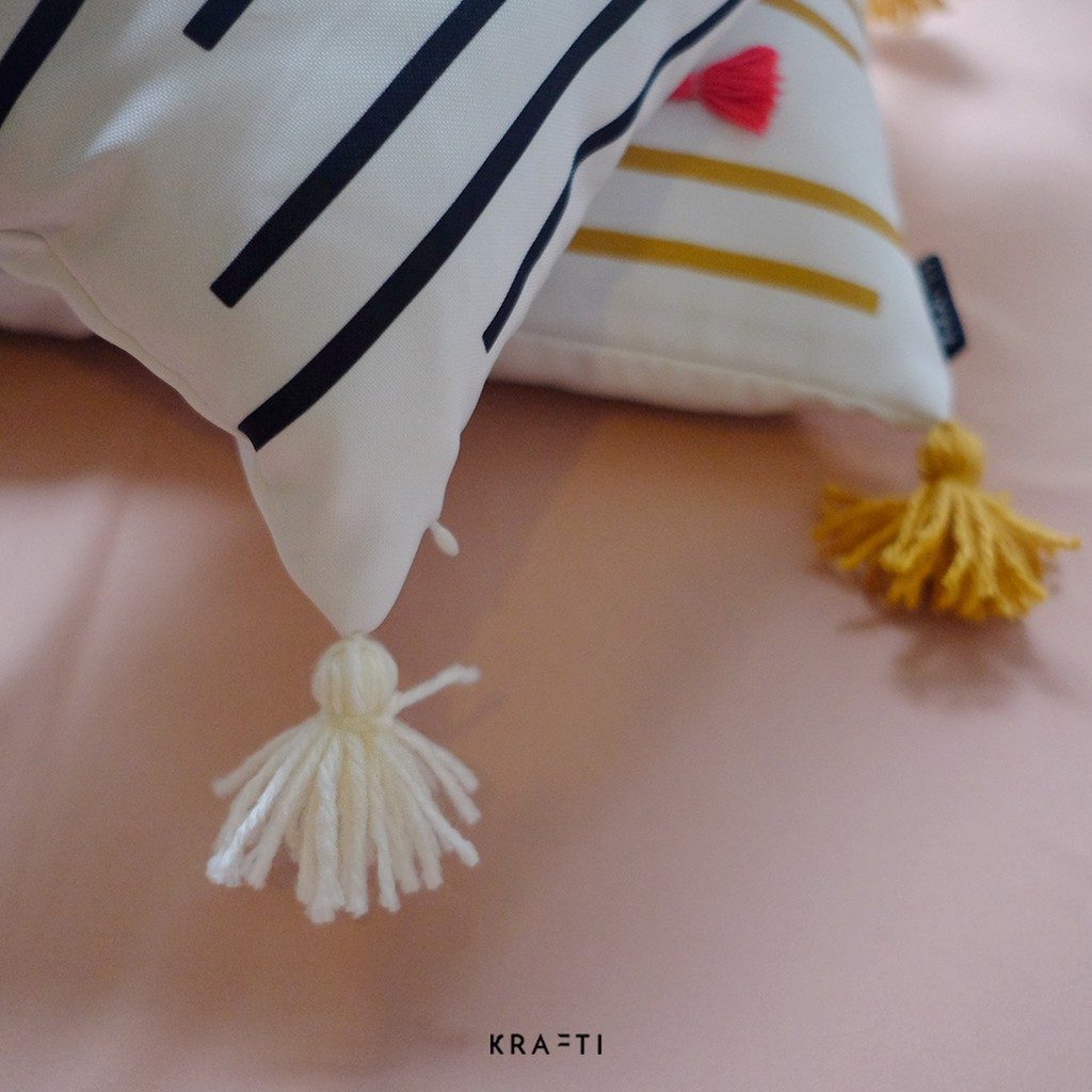 Bantal Sofa / Stitched Tassels Colorful / Bantal 30x50cm