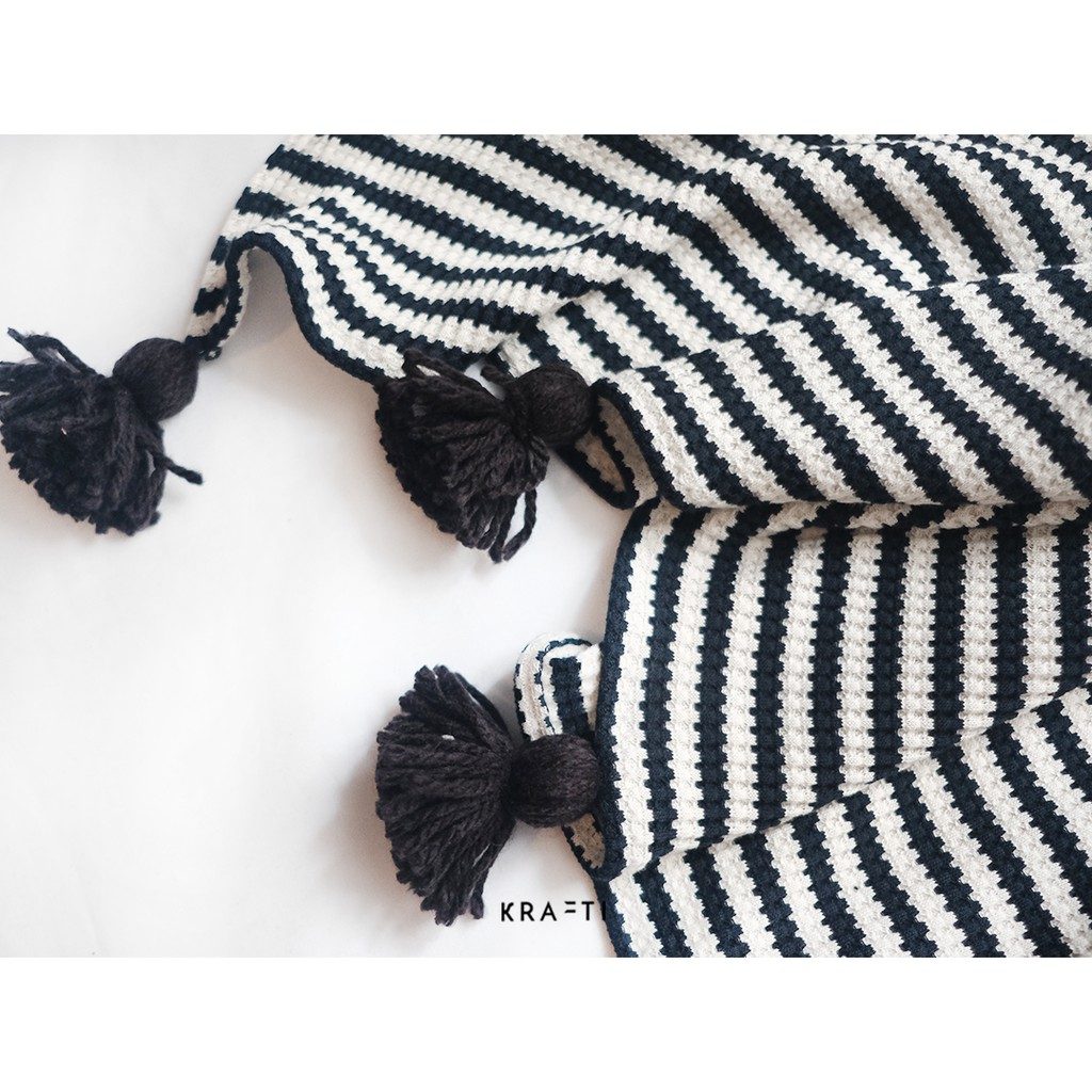 Selimut Rajut / Selimut Sofa Stripes Size 150x180cm