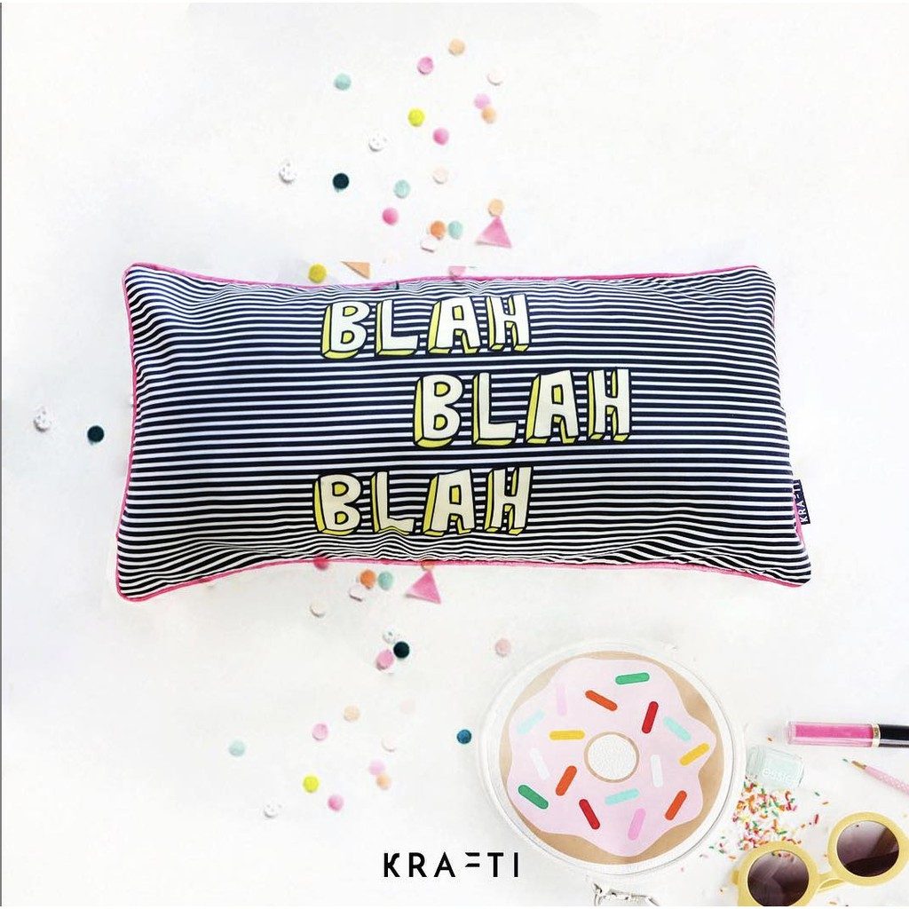 Bantal Sofa Print Blah Blah Blah 30x60 cm