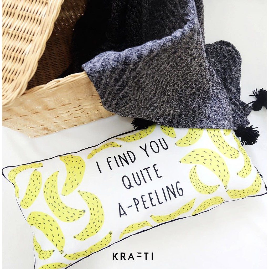 Bantal Sofa Print Banana A Peeling 30x60 cm