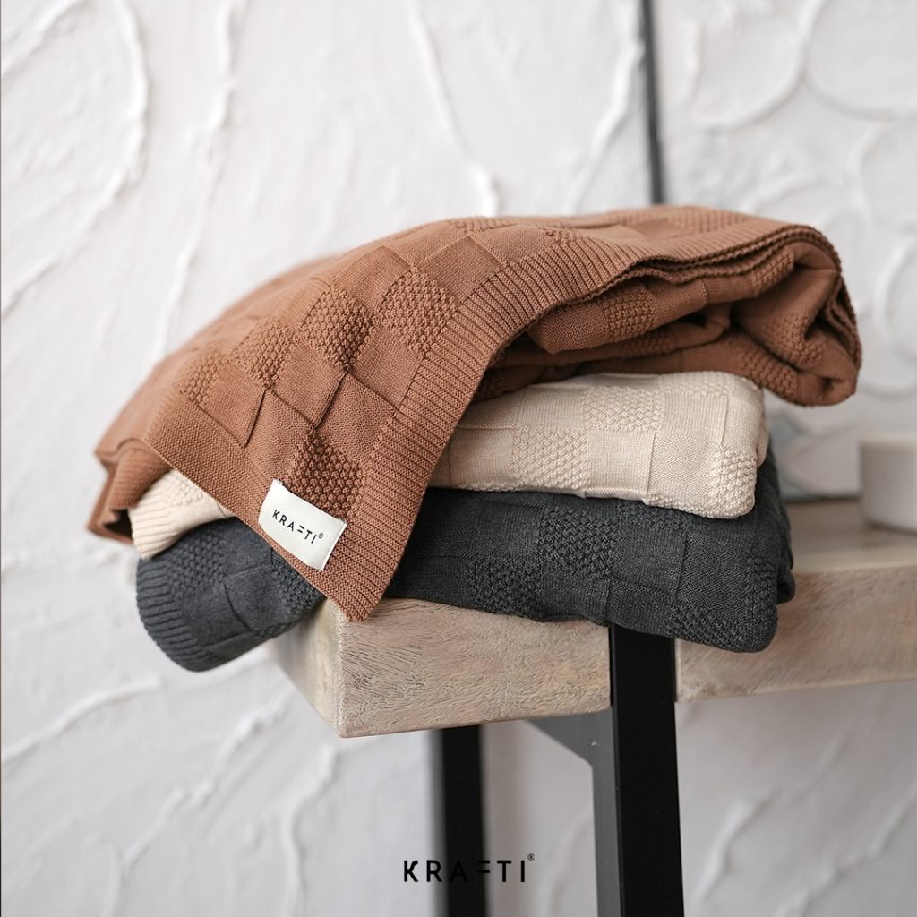 Krafti Project & Living- Selimut Rajut / Selimut Sofa / Selimut travelling / HARLOW CHECKERS BIG SIZE / Selimut Rajut Besar / Selimut Besar / Blanket / Throw Blanket / Knitted Blanket